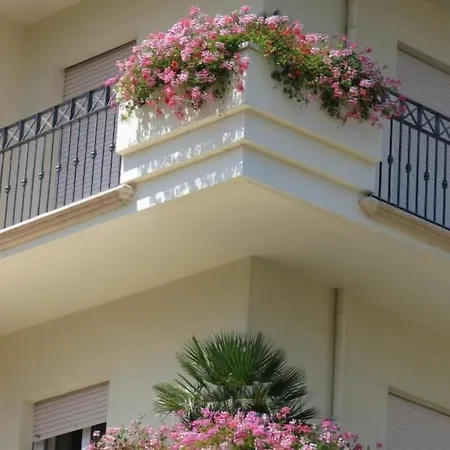 Luciana Hotel 2*