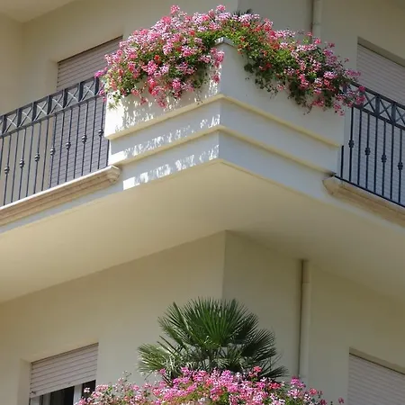 Hotel Luciana 2*